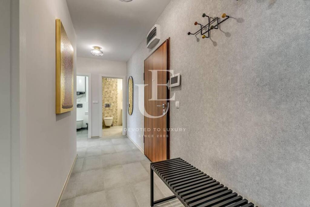 Madrid: A Modern 2-Bedroom Apartment With Parking Szófia Kültér fotó