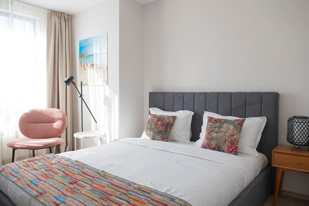 Madrid: A Modern 2-Bedroom Apartment With Parking Szófia Kültér fotó