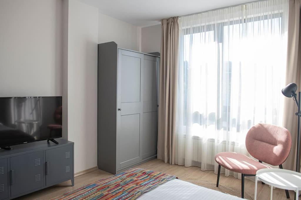 Madrid: A Modern 2-Bedroom Apartment With Parking Szófia Kültér fotó