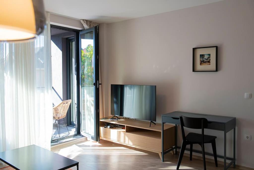 Madrid: A Modern 2-Bedroom Apartment With Parking Szófia Kültér fotó