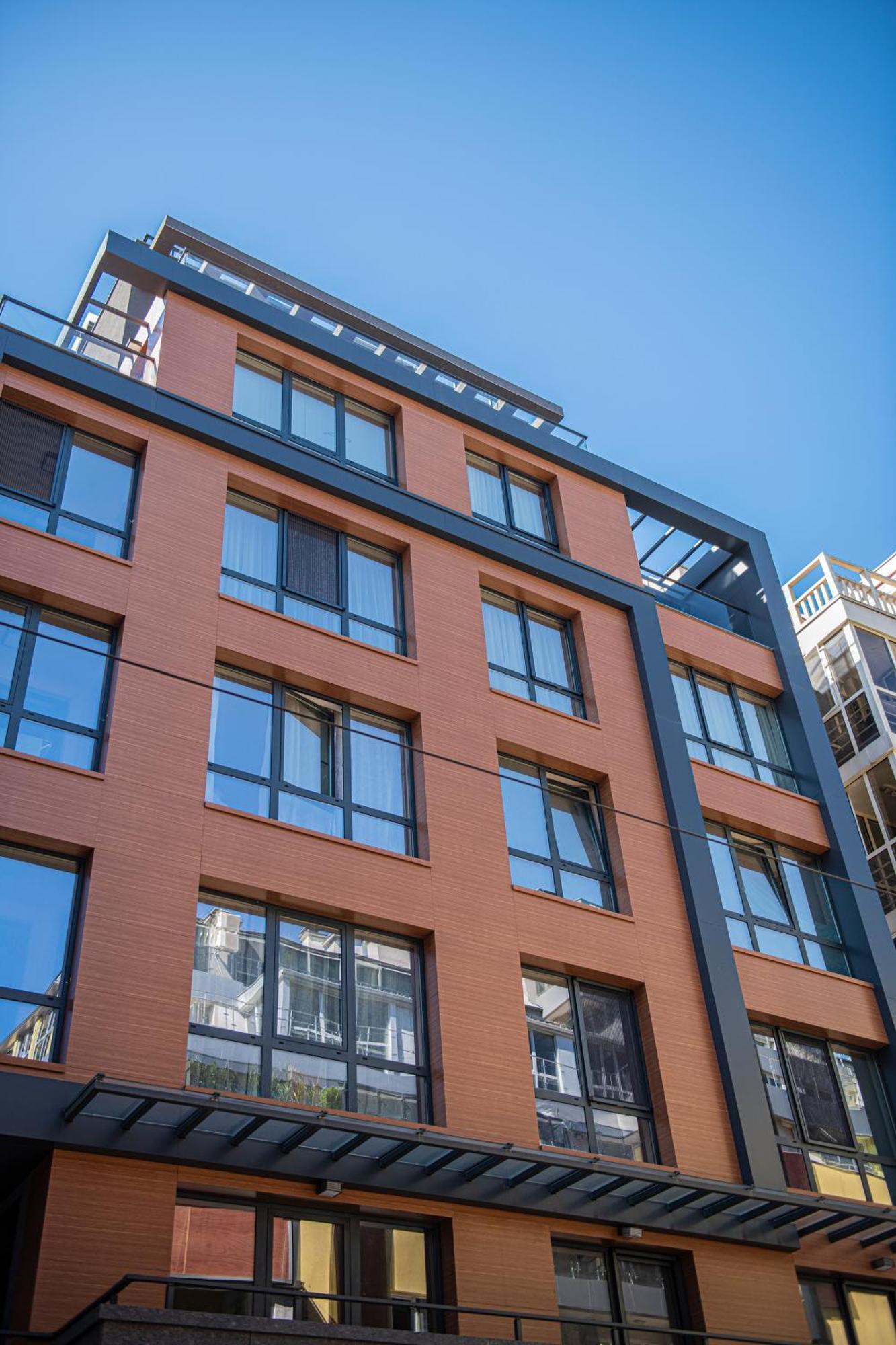 Madrid: A Modern 2-Bedroom Apartment With Parking Szófia Kültér fotó